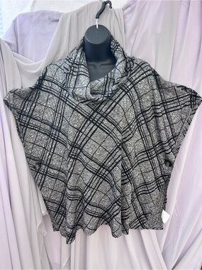Cowl Neck Plaid Poncho Sweater in Grey and Black - Unbranded
